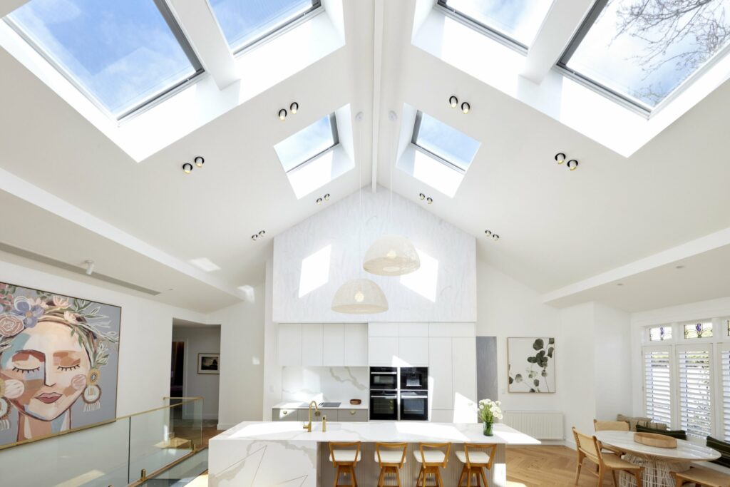 Luk mere lys ind i boligen med VELUX ovenlysvinduer