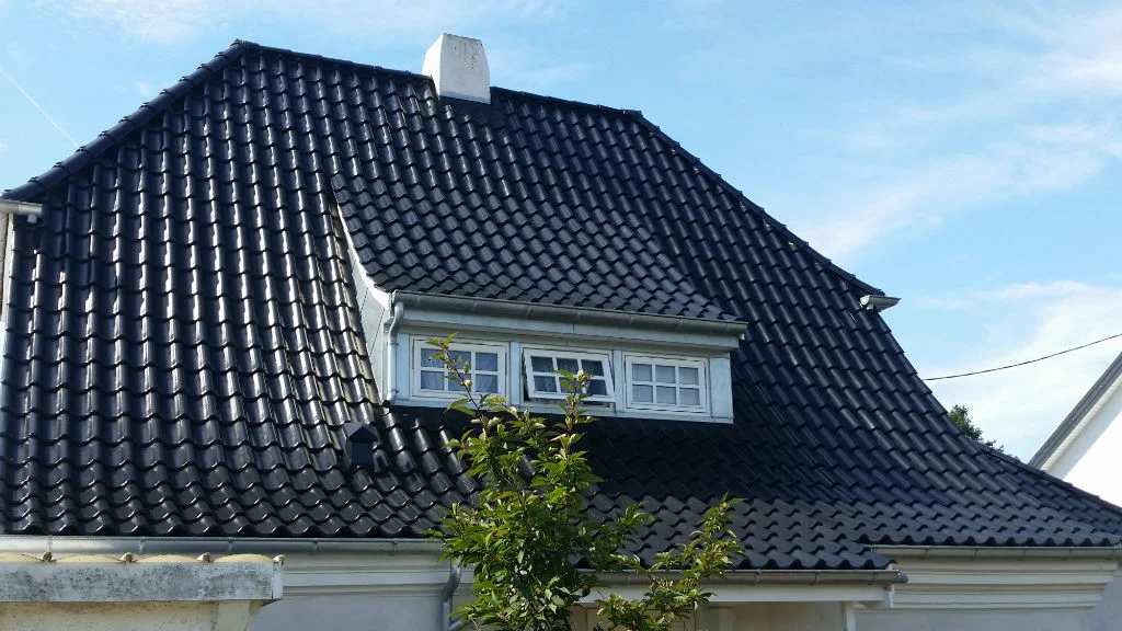 Skal du have nyt tegltag til fornuftig pris i Lille Skensved?
